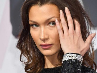 ¡Mucha transparencia! Bella Hadid se puso un atuendo traicionero y dejó ver ¿No tenía puesta?