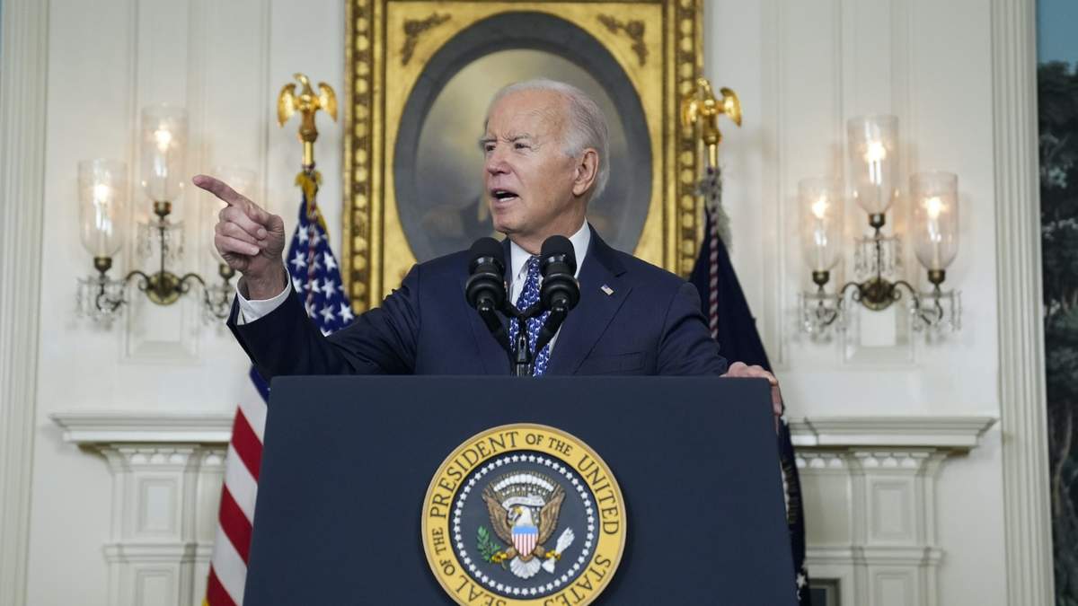 El presidente Joe Biden habla en el Salón de Recepción Diplomática de la Casa Blanca