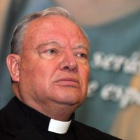 El cardenal Sandoval Íñiguez recomienda té de guayaba para curarse de covid-19