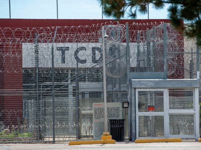 Activistas: Centro de detención en Nuevo México predispone al rechazo de solicitantes de asilo