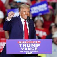 Trump acusa a migrantes de perpetrar "invasiones militares sin uniformes"