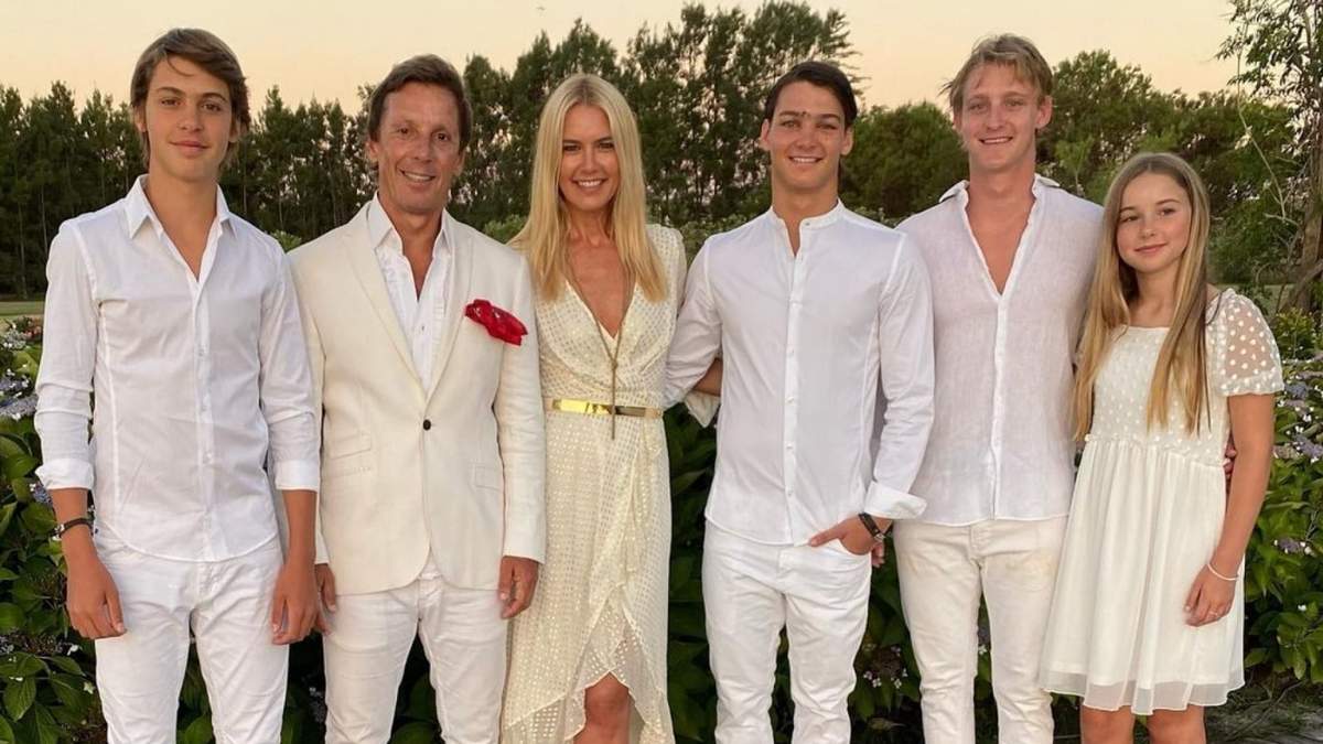 Valeria Mazza y su familia. Fuente: (Instagram @valeriamazzaok)