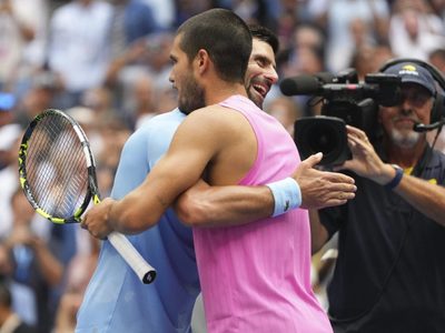 Alcaraz vence a Djokovic en el US Open y alcanza su tercera final de Grand Slam consecutiva