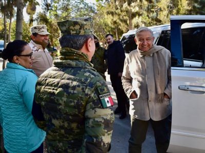AMLO recuerda a Carmen Salinas, y lanza vivas a Chabelo