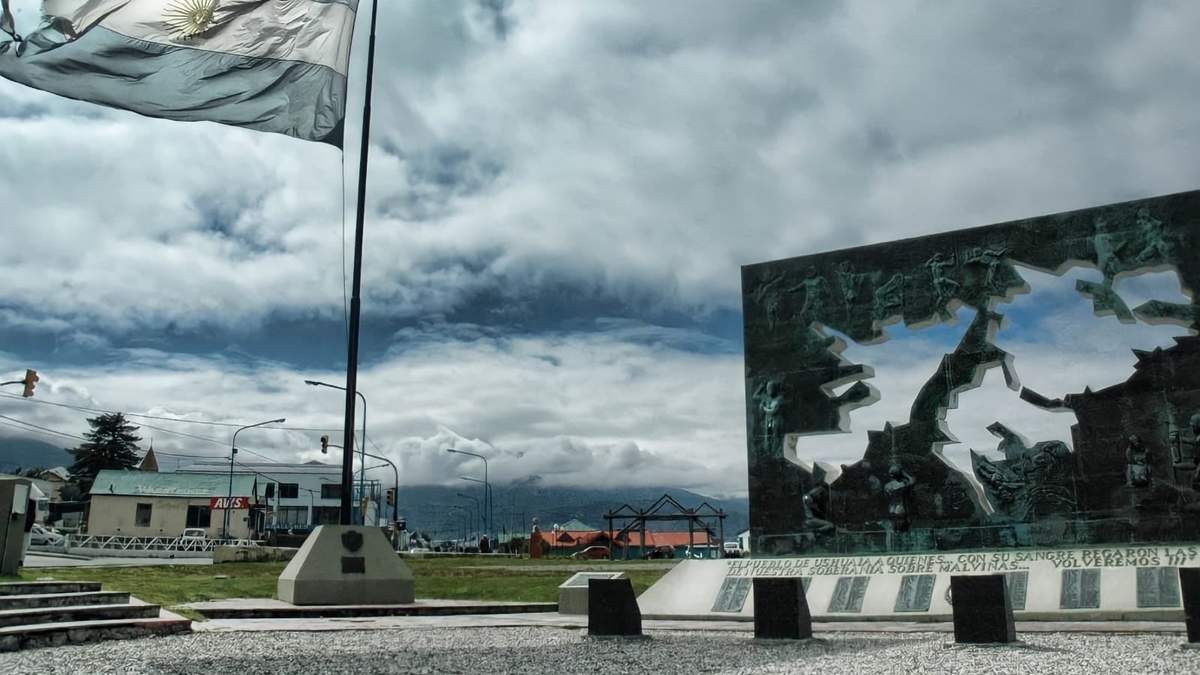 La plaza Islas Malvinas en Ushuaia. Fuente: (Twitter)