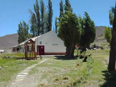Vecinos de Piedra del Águila quieren que la Escuela Primaria 84 sea destinada a una Posta Sanitaria