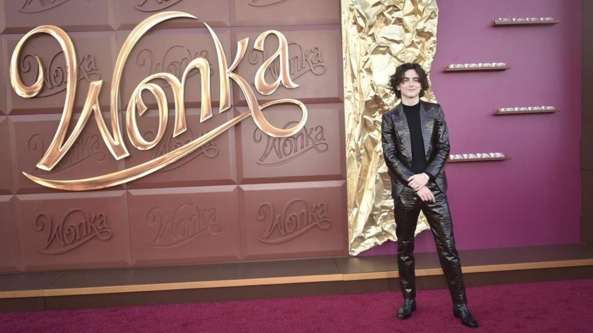 Timothée Chalamet llega al estreno de "Wonka" el domingo 10 de diciembre de 2023, en el cine Regency Village en Westwood, California