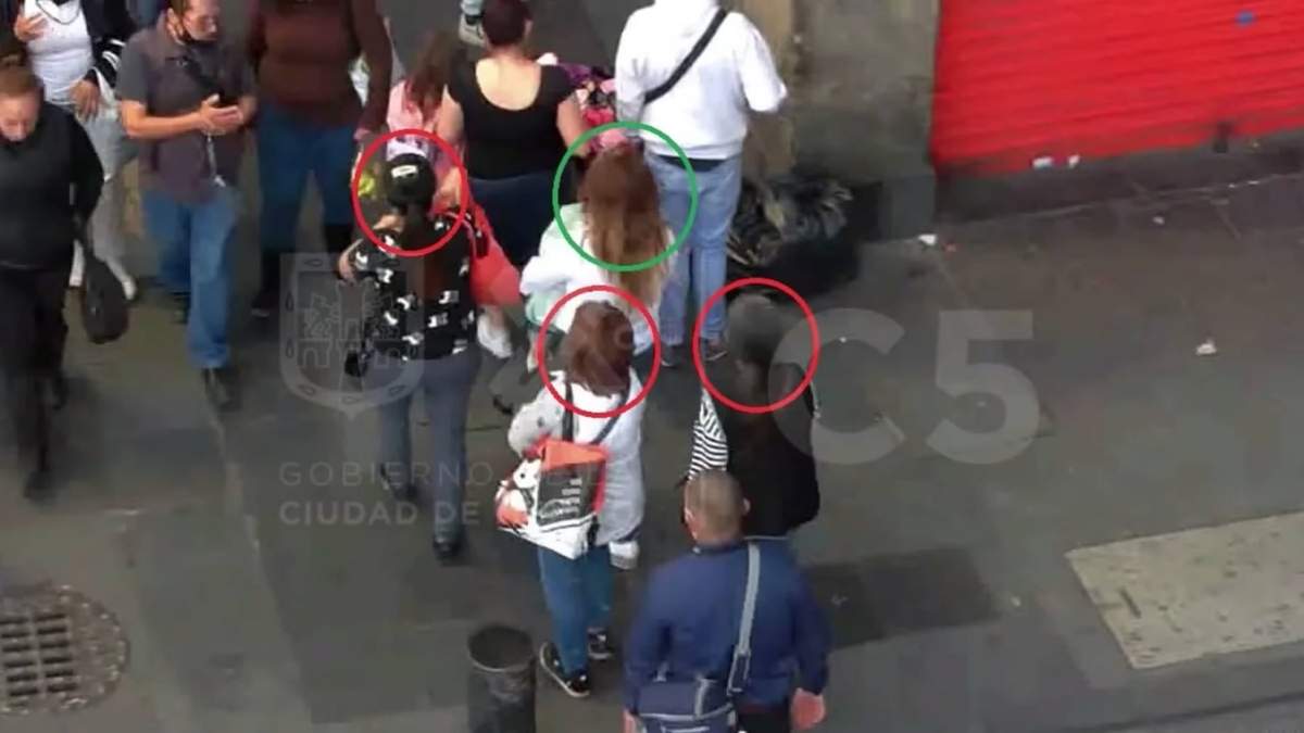 El momento del robo, captado por la cámara de seguridad