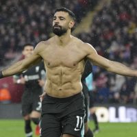 Doblete de Salah deja a Liverpool 8 puntos adelante en la Premier League