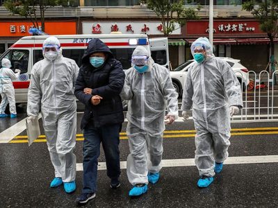 ¡Peligro! Importante conductor atrapado en Indonesia teme por su salud. ¿Podrá volver?