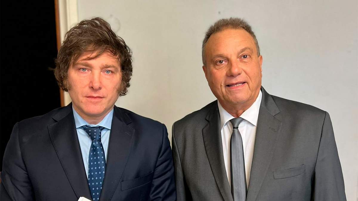 Javier Milei junto a Carlos Eguía. Fuente (Infobae).