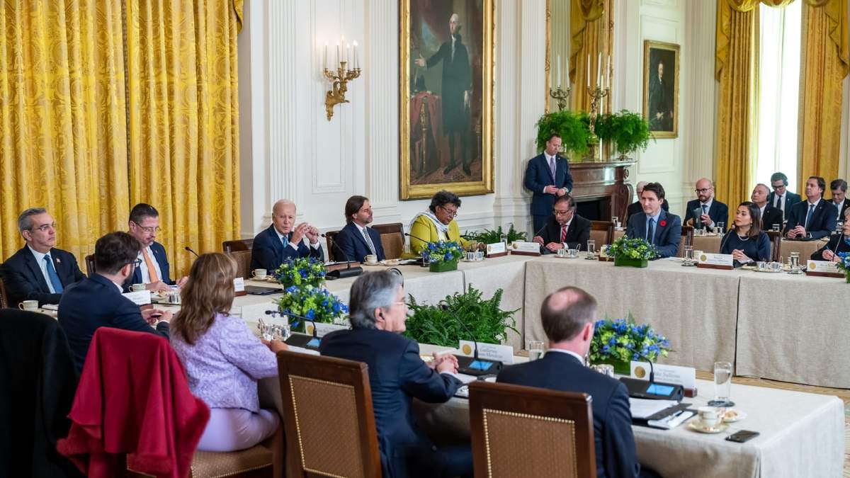 La "Cumbre de Mandatarios", sin AMLO