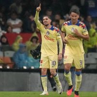 América golea 4-0 a las Chivas en el “clásico nacional” (Videos)