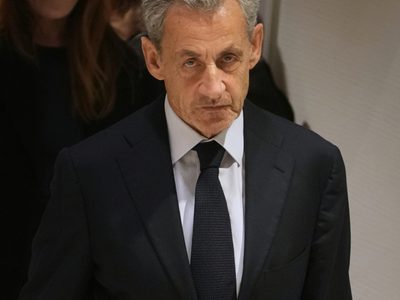Macron critica las "inaceptables" amenazas de muerte recibidas por jueces tras la condena a Sarkozy