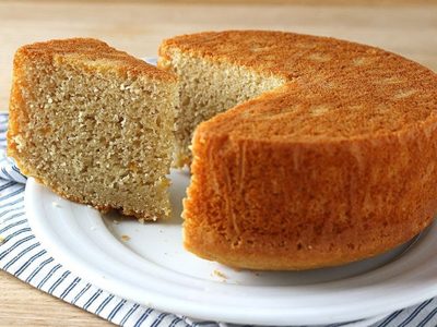 Torta sin huevos, leche ni manteca: ganale a la pobreza con esta receta que es un 10