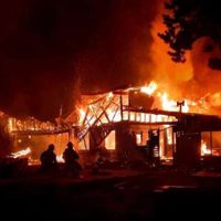 Voraz incendio consumió la sede del Club Andino Piltriquitrón en El Bolsón