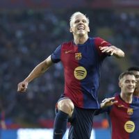 Dani Olmo lidera la victoria del Barcelona por 3-1 ante el Espanyol