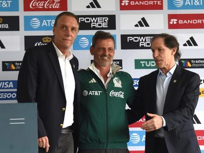 Presentan a Diego Cocca como DT del Tri; Ares de Parga niega influencia de Irarragori