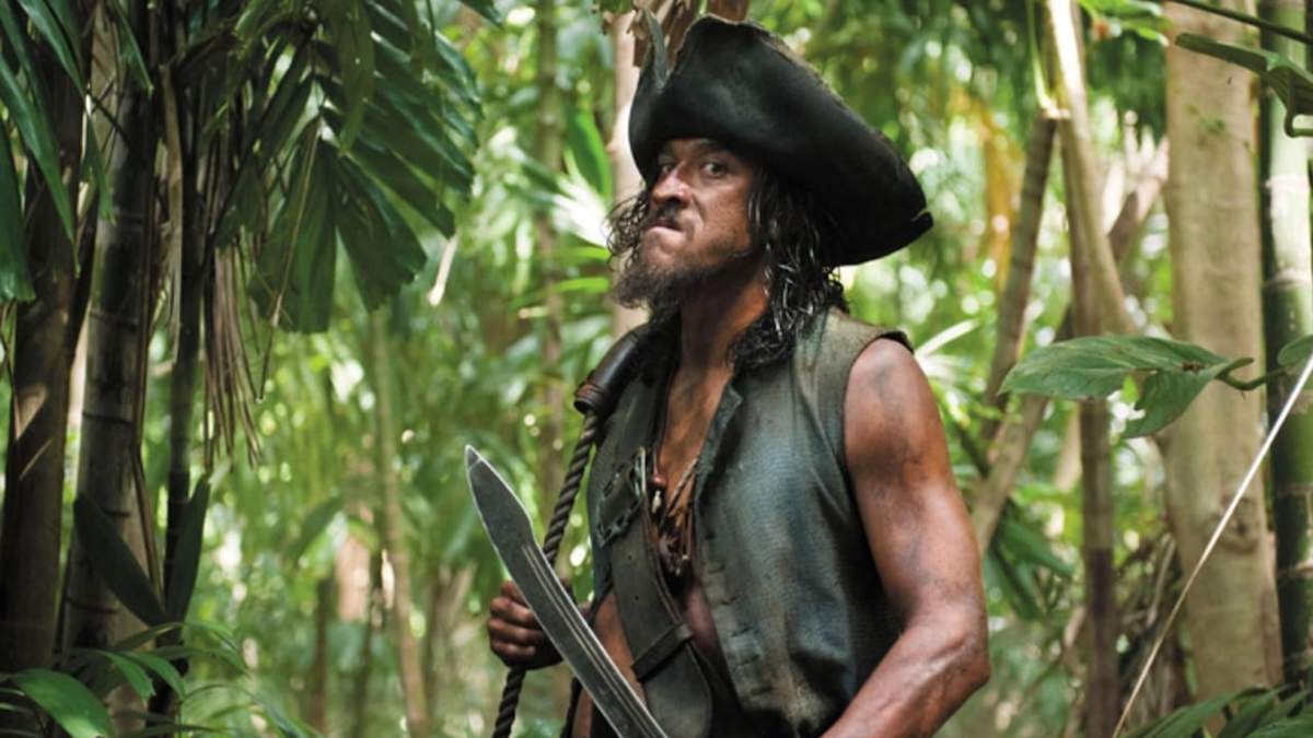 Tamayo Perry en una escena de Piratas del Caribe