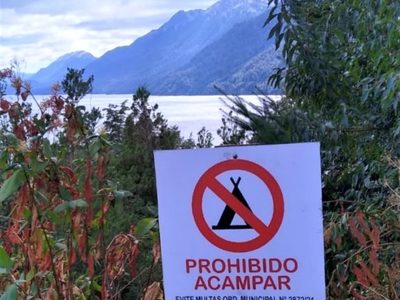 Luego de un intento de ocupación, alambraron y colocaron carteles en lote municipal