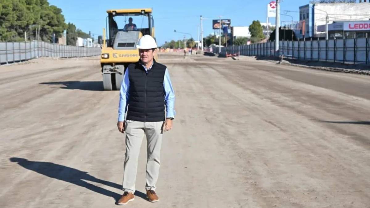 El municipio continúa con los trabajos en la Avenida Mosconi. Fuente: (Municipalidad de Neuquén)