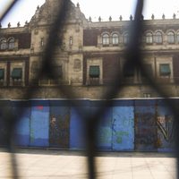 Citlalli Hernández justifica instalación de vallas en el Zócalo para la marcha del 8M