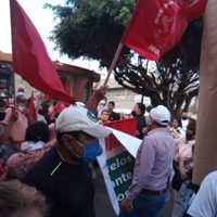 Reciben a AMLO con protestas en Morelos; 'son mi mero mole”, dice