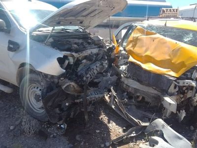 Taxista borracho chocó contra una camioneta en Neuquén Capital