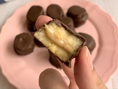 Bananitas de chocolate: igual a las compradas pero más saludables y con 2 ingredientes
