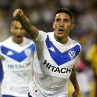 Vélez oficializó la compra de Centurión: todos los números del fichaje más caro del club