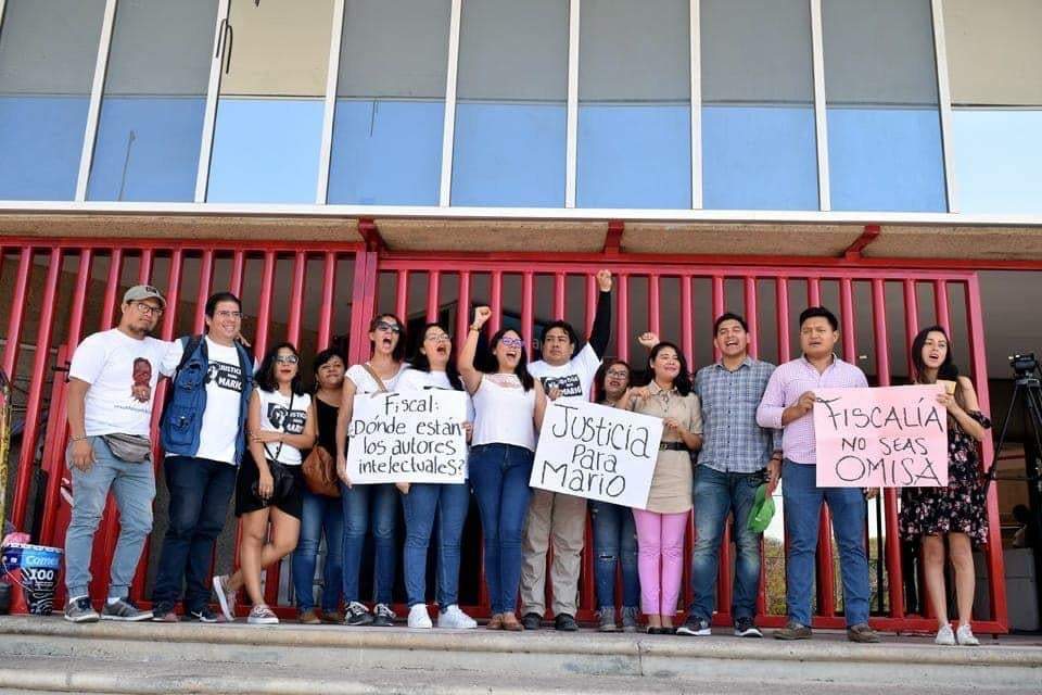 Familiares del periodista Mario Leonel Gómez Sánchez