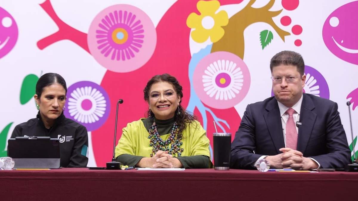 Bertha María Alcalde, Clara Brugada y Pablo Vázquez, durante el informe de seguridad