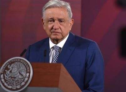 Los servidores públicos “no deben meterse, ningún servidor público se debe meter y mucho menos utilizar los recursos públicos”, dijo el presidente López Obrador en referencia a las denuncias de que servidores de la Nación son llevados a las campañas de aspirantes morenistas