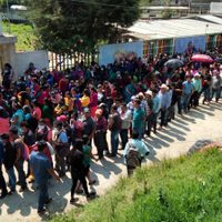 Municipios rurales de Puebla registran largas filas para participar en consulta