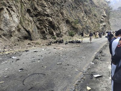 Ataque suicida mata a cinco ciudadanos chinos y su conductor en Pakistán