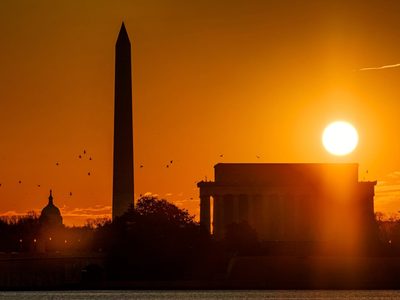 Trump quiere que el Congreso elimine el cambio de hora y mantenga el horario de verano