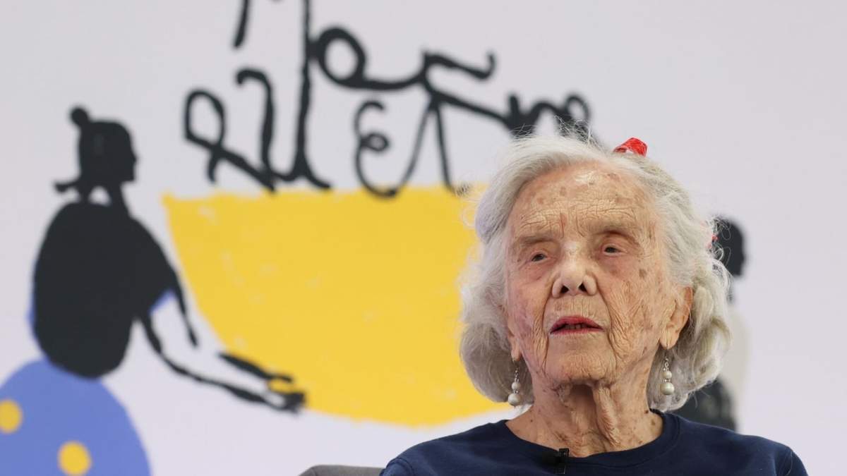 La escritorio y periodista Elena Poniatowska en la UNAM