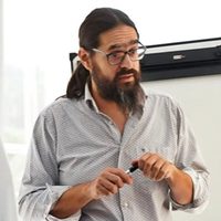 El ministro Martín Regueiro defendió los sueldos del sector público y comparó con el ámbito privado