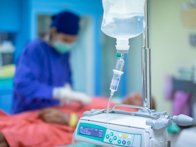 Padre e hijo mueren en Hermosillo tras recibir suero vitaminado; Fiscalía investiga clínica