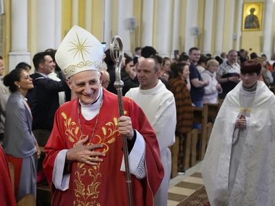 El papa recibe al nuevo embajador ruso previo al viaje de su enviado de paz para Ucrania