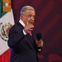 AMLO cuestiona que directora del Instituto de Investigaciones Jurídicas sea egresada del ITAM