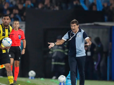 Explicó el polémico cambio: qué dijo Gustavo Costas del enojo de Arias tras la victoria de Racing