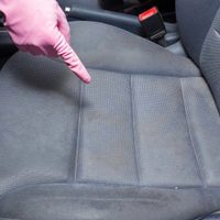 No lo lleves al lavadero: el truco para dejar el tapizado de tu auto como nuevo en menos de 5 minutos