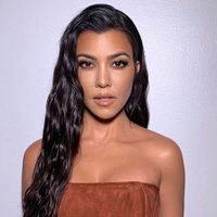 El vestido de fiesta con el que Kourtney Kardashian impactó al mundo. ¡Así, y desde casa!