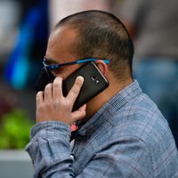 Consejos para limpiar y desinfectar el teléfono móvil según el tipo de trabajo
