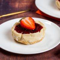 Cheesecake en microondas: con pocos ingredientes y en 5 minutos, un postre exprés que enamora