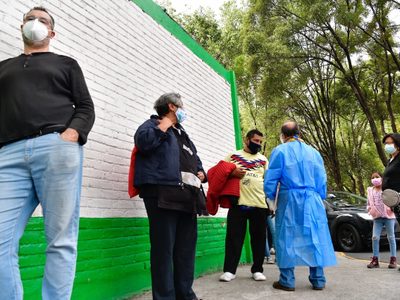 Covid-19 alcanza nuevo máximo de contagios diarios en la quinta ola