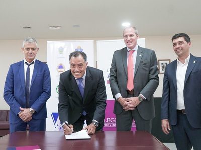 Marcos Koopmann fue el anfitrión de la firma de una agenda común interprovincial