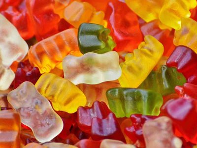 Pensalo 2 veces antes a comprar las Gomitas Mogul: mirá lo qué contienen y cómo prepararlas más sanas en casa