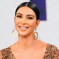 Siempre diva: Kim Kardashian causa furor en redes con un atuendo de “cowboy”